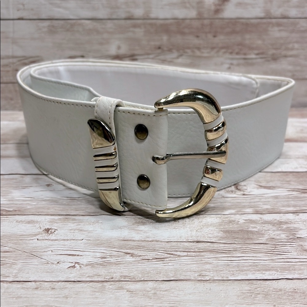 Vintage White and Gold Statement Belt